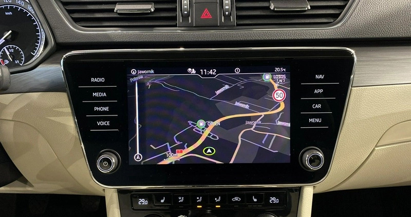Skoda Superb cena 104900 przebieg: 107000, rok produkcji 2020 z Piastów małe 529